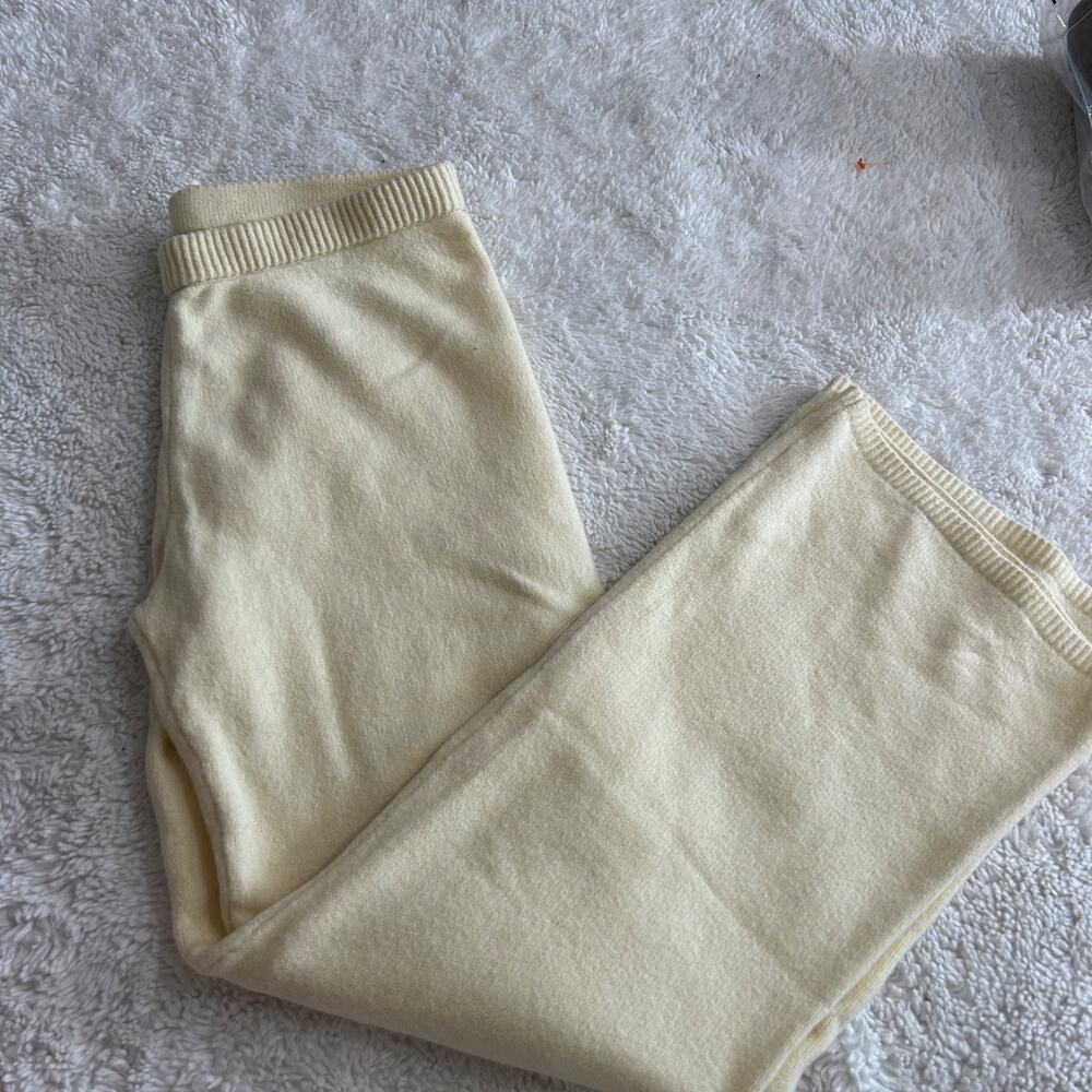 Gap Womens Sz M Boot Sweater Yellow Pants Cotton Preppy Casual Soft Clean Girl